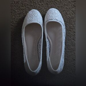 Elegant White Lace Women's Flats